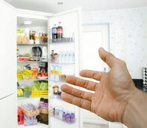 storing food in fridge